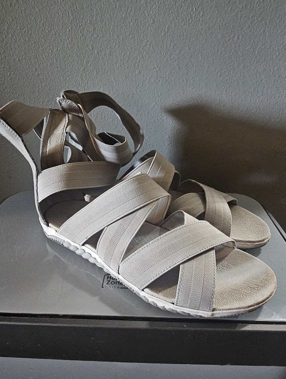 Sorel Women's Beige Cross-Strap Elastic Sandals